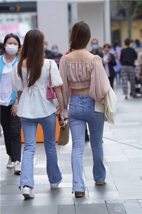 两个蓝牛小姐姐(69P)[757M/JPG]