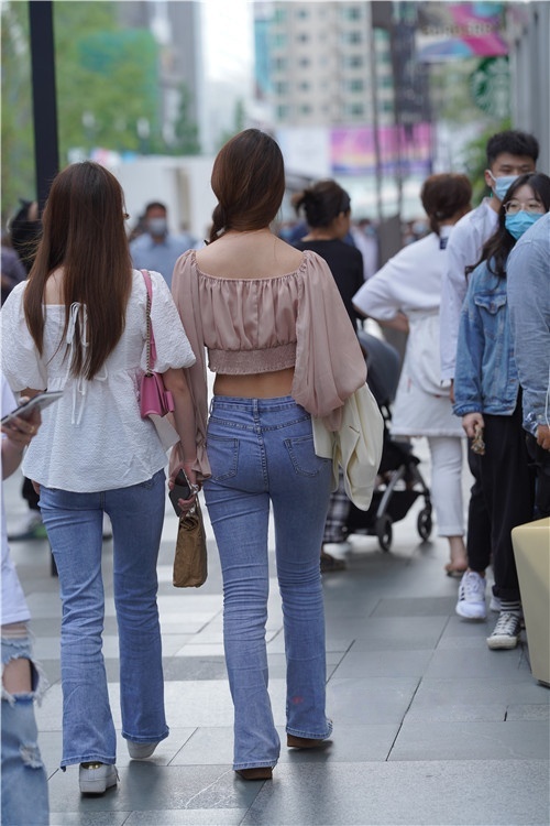 两个蓝牛小姐姐(69P)[757M/JPG]