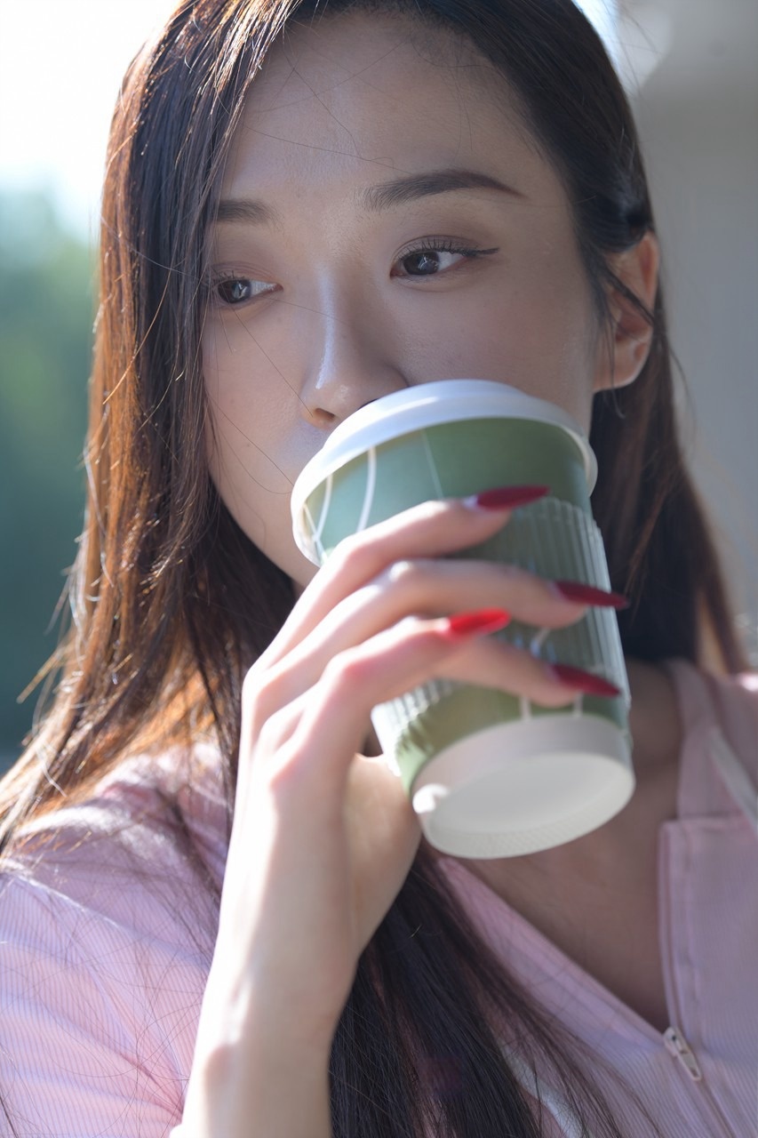 魔镜-牛仔裤美女MJ3241