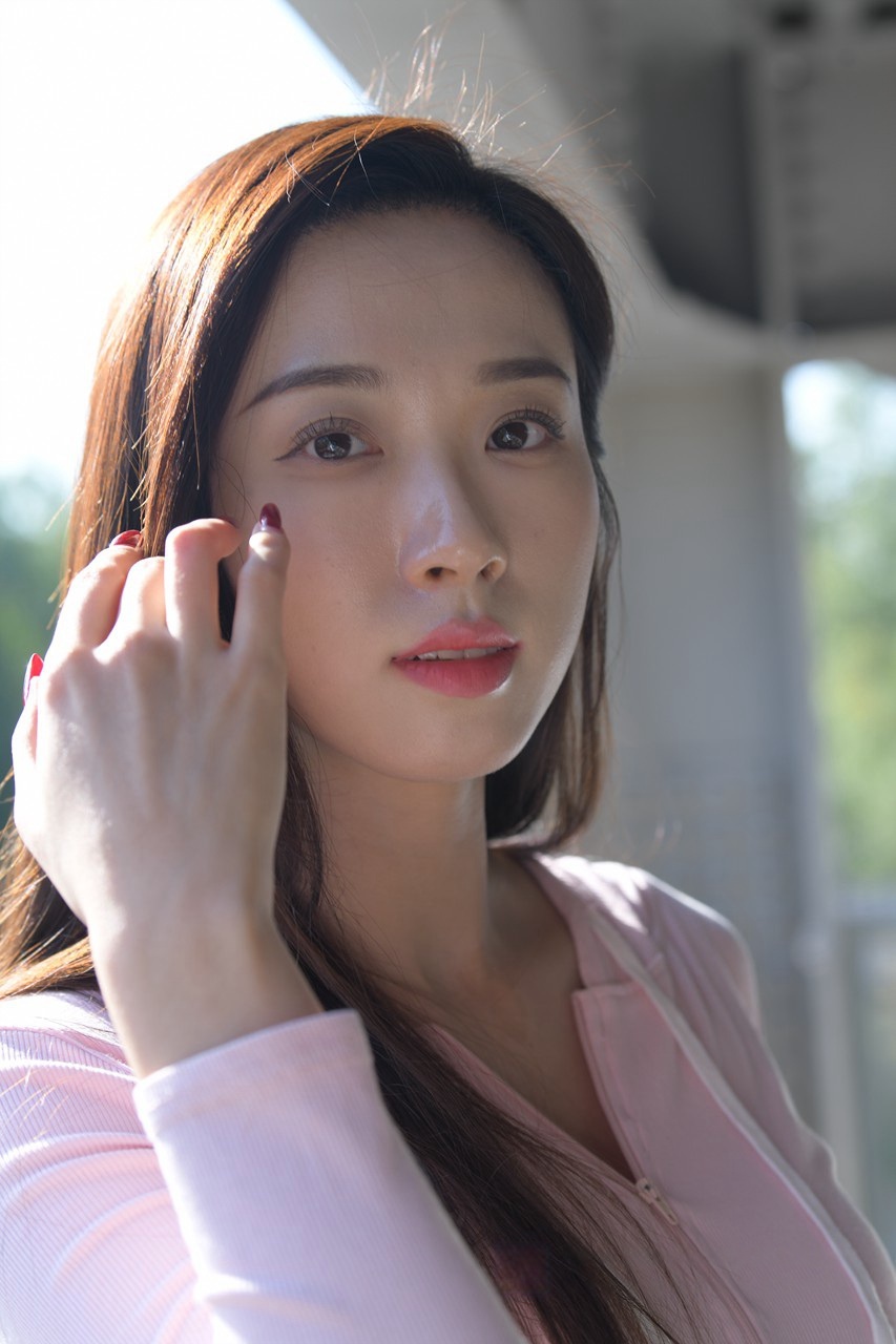 魔镜-牛仔裤美女MJ3241