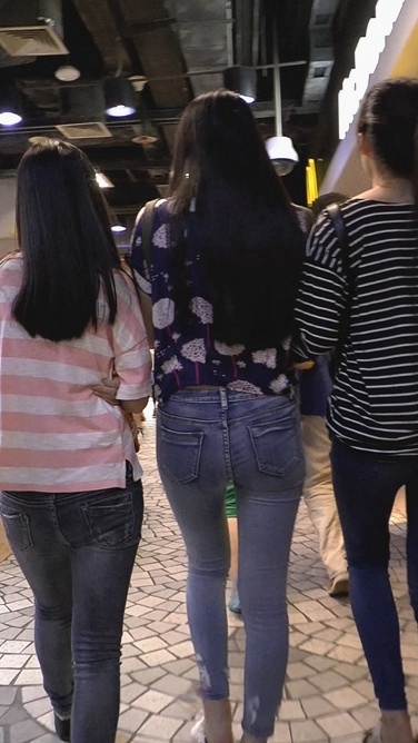 超紧牛仔大宽臀美眉[490M/MP4]