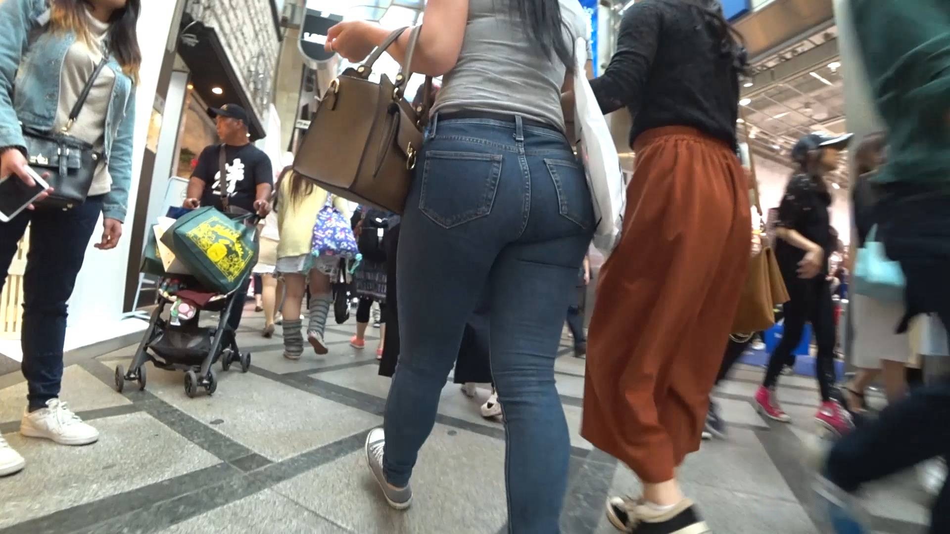 紧身蓝牛饱满圆润性感大PG[1.45G]