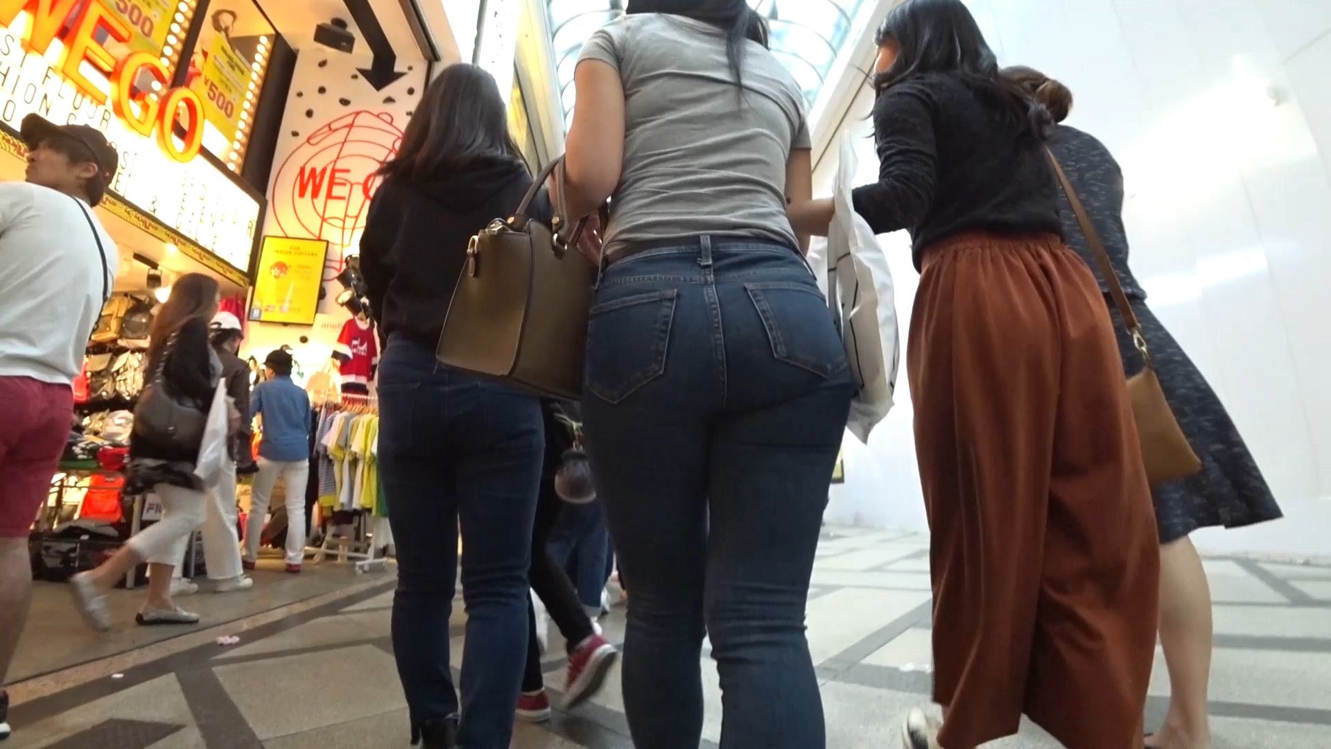 紧身蓝牛饱满圆润性感大PG[1.45G]