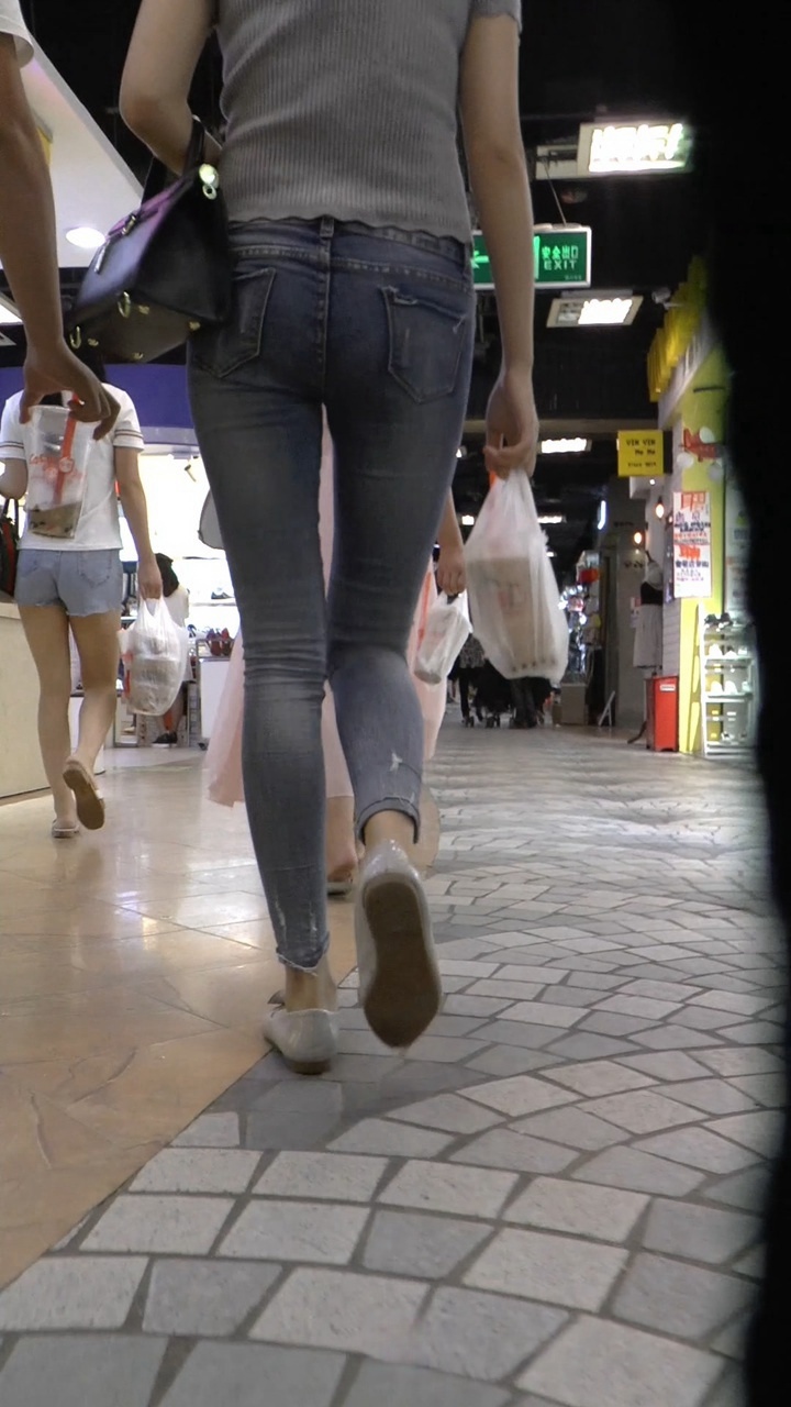 紧致蓝牛美眉[373M]