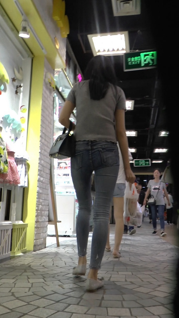 紧致蓝牛美眉[373M]