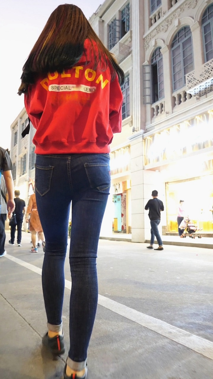 超紧蓝色紧牛美眉[328M/MP4]