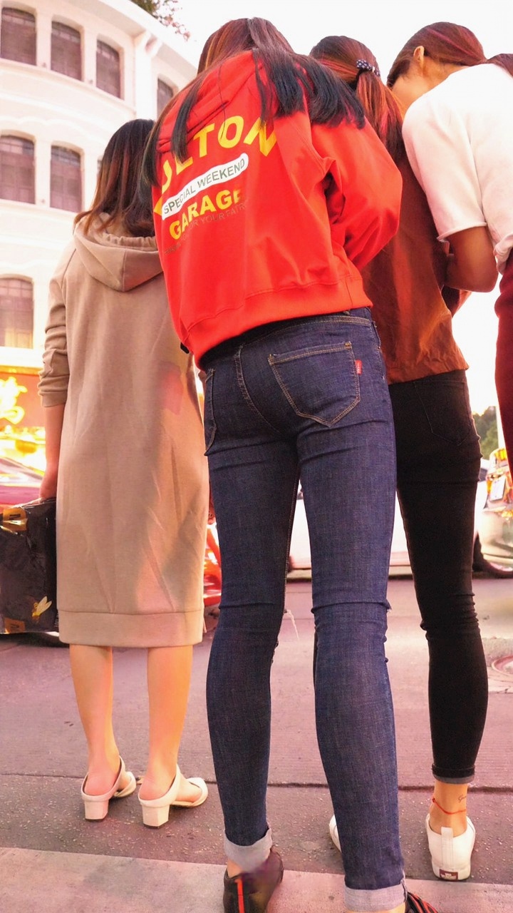 超紧蓝色紧牛美眉[328M/MP4]