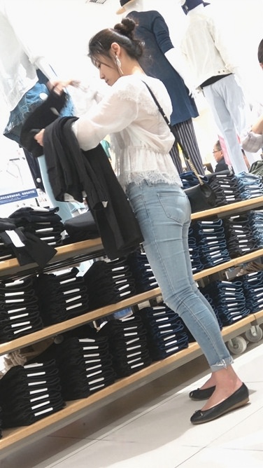 4K-商场极品蓝色紧身饱满圆润丰臀显内痕美女[724M/MP4]