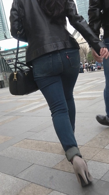 4K-紧身牛仔裤高跟MT美眉[689M/MP4]