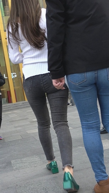 4K-黑色紧身牛仔裤极品饱满圆润翘臀美女[890M/MP4]