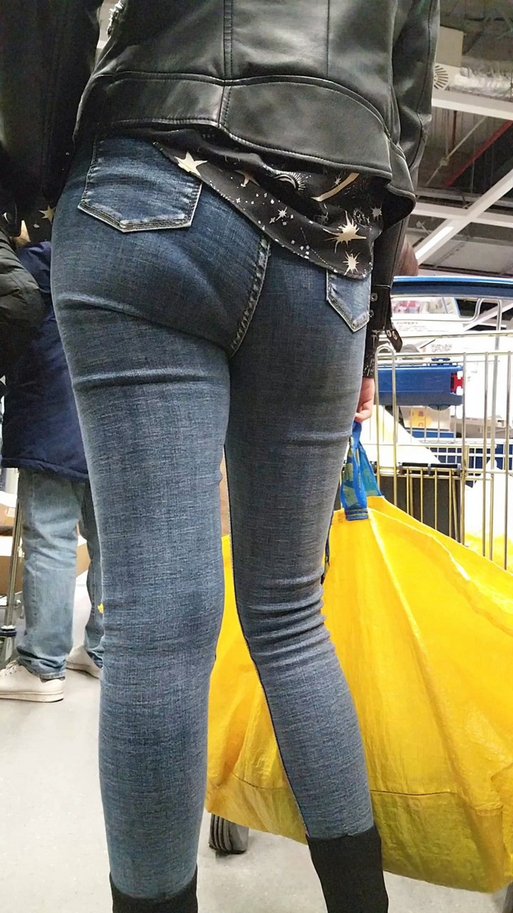 时尚小姐姐超紧灰色街拍牛仔裤[1.3G]