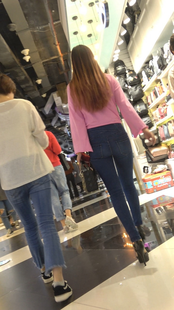 气质长发牛仔裤美女[918M]