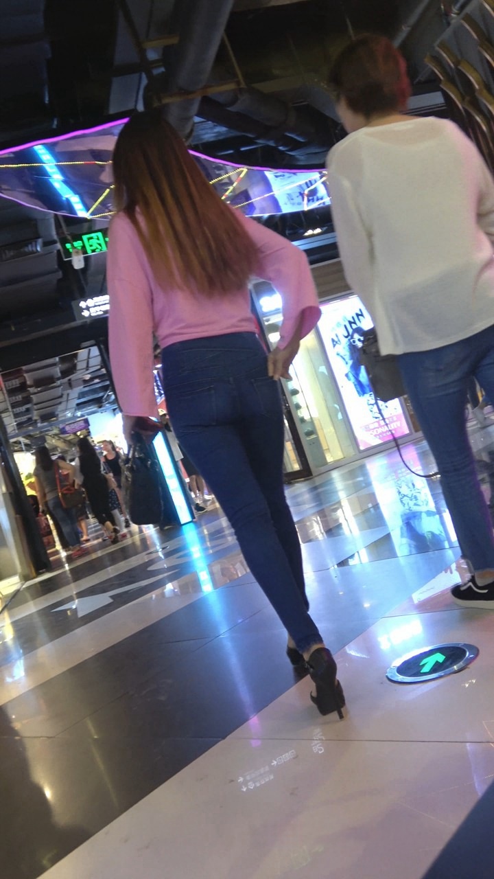 气质长发牛仔裤美女[918M]