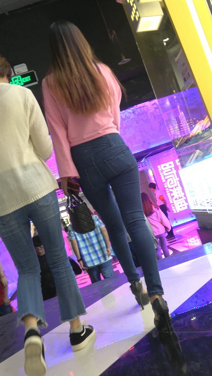 气质长发牛仔裤美女[918M]