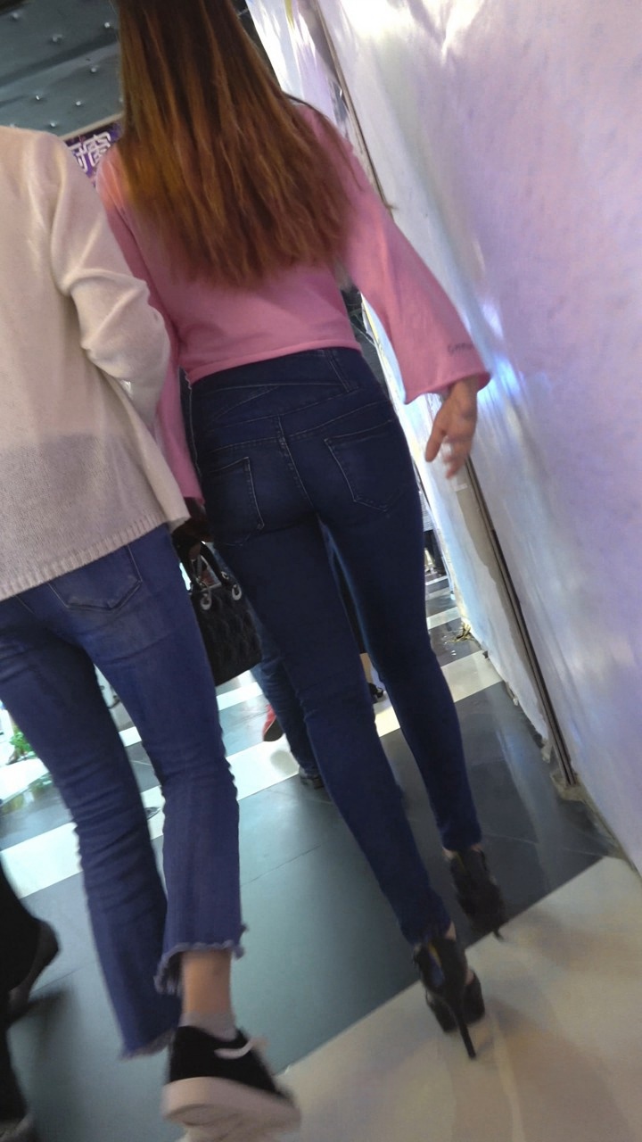 气质长发牛仔裤美女[918M]