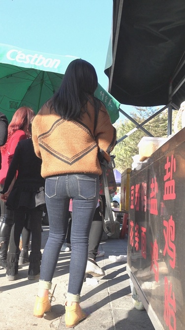 4K-蓝牛翘臀深沟美眉[1.12G/MP4]