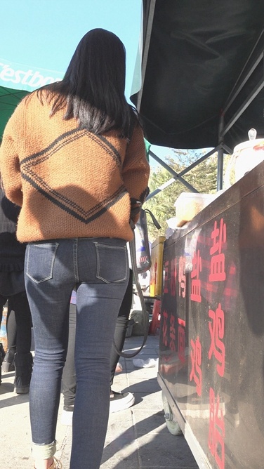 4K-蓝牛翘臀深沟美眉[1.12G/MP4]