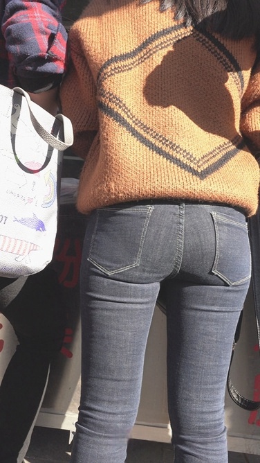 4K-蓝牛翘臀深沟美眉[1.12G/MP4]