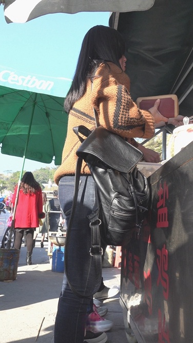 4K-蓝牛翘臀深沟美眉[1.12G/MP4]