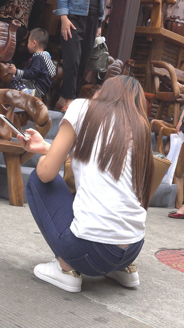 4K-超紧身牛仔裤翘臀美MM[1.39G/MP4]