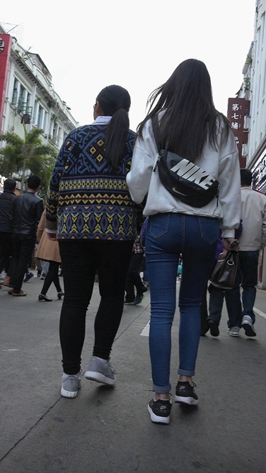 街拍翘臀紧牛大学妹视频[449M/MP4]