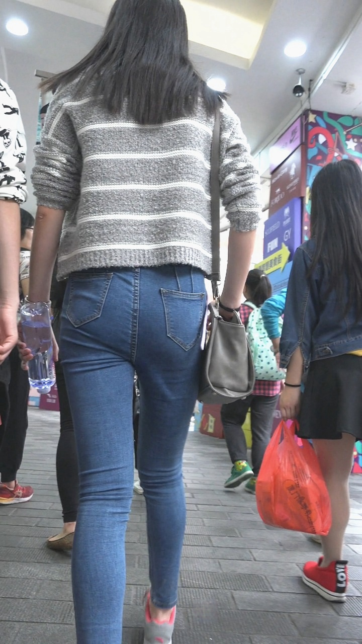 翘臀蓝牛大学妹[194M/MP4]