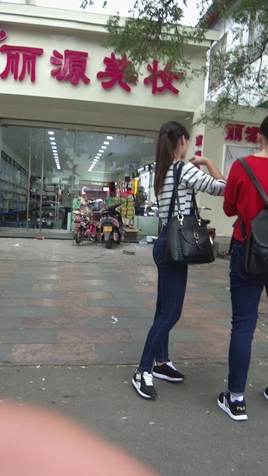 背带牛仔裤小学妹[718M/MTS]