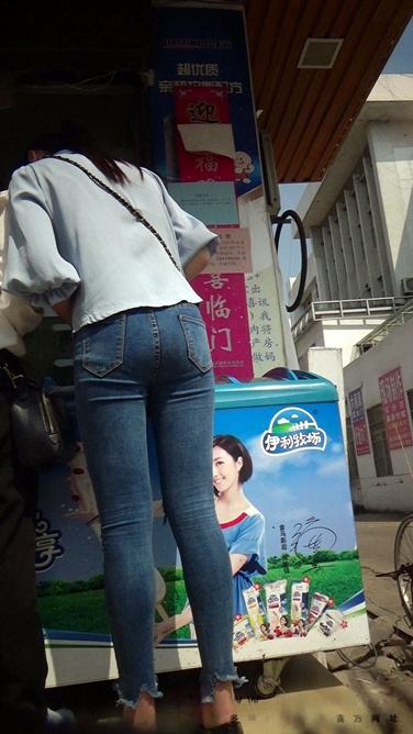 极品牛仔裤少女身材好[200M/MTS]