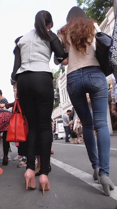 高跟牛仔打底裤两美女[279M/MTS]