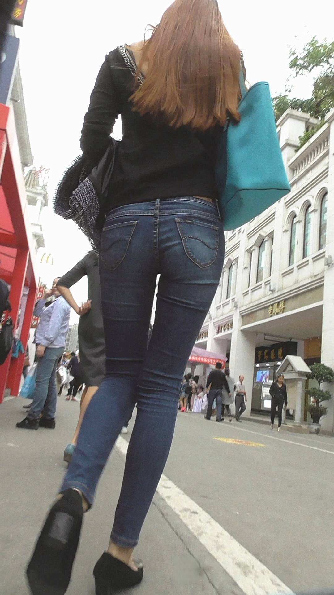 长腿细高跟紧牛极品美女[210M/MTS]