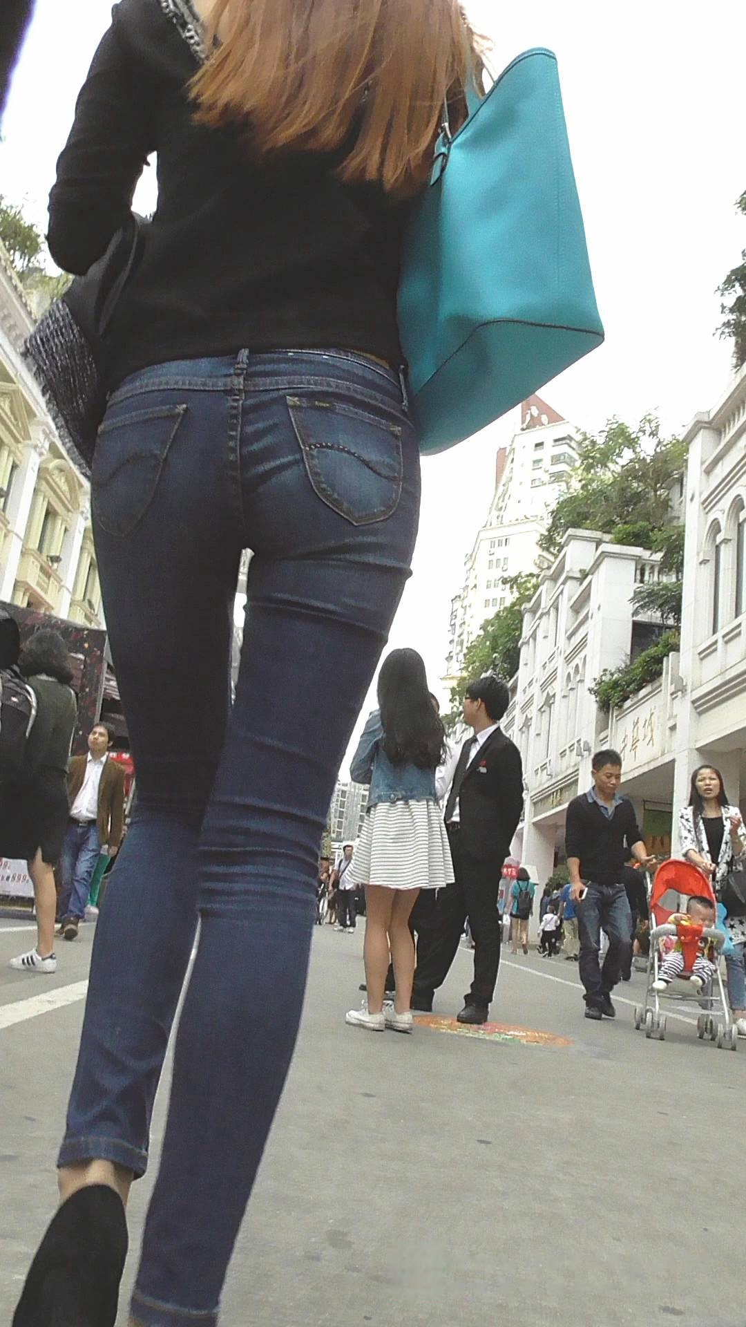 长腿细高跟紧牛极品美女[210M/MTS]