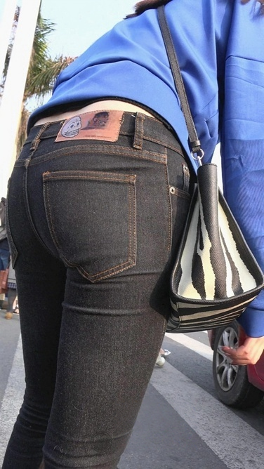 性感超紧圆臀牛仔裤美少女[437M/MP4]