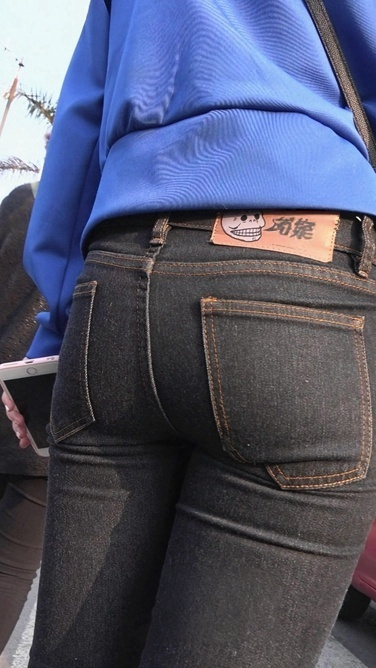 性感超紧圆臀牛仔裤美少女[437M/MP4]