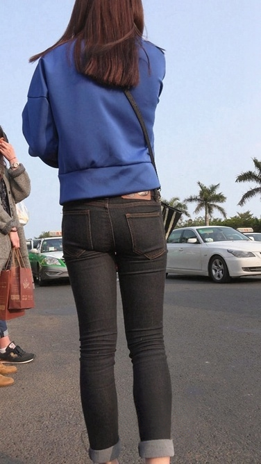 性感超紧圆臀牛仔裤美少女[437M/MP4]