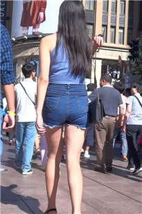 【魔都漫步作品】高挑热裤MM[MP4/400MB]