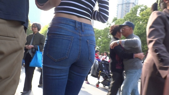 【魔都漫步作品】高挑蓝牛美女[MP4/600MB]