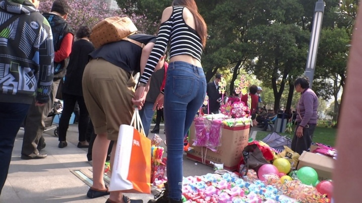 【魔都漫步作品】高挑蓝牛美女[MP4/600MB]