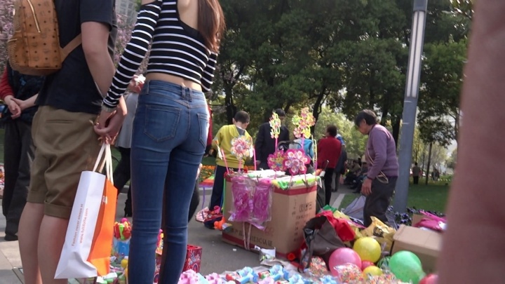 【魔都漫步作品】高挑蓝牛美女[MP4/600MB]