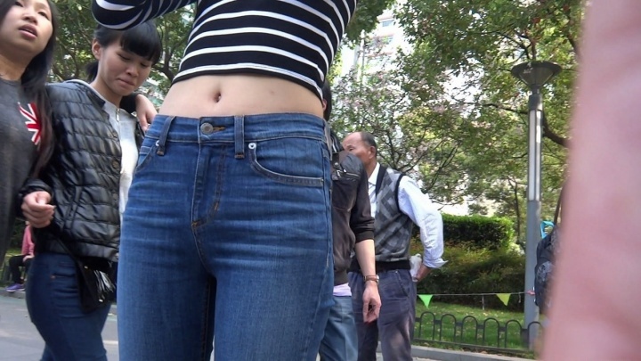 【魔都漫步作品】高挑蓝牛美女[MP4/600MB]