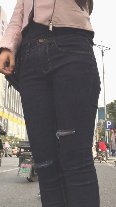 粉色上衣牛仔裤小妹[307M/MOV]