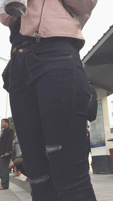 粉色上衣牛仔裤小妹[307M/MOV]