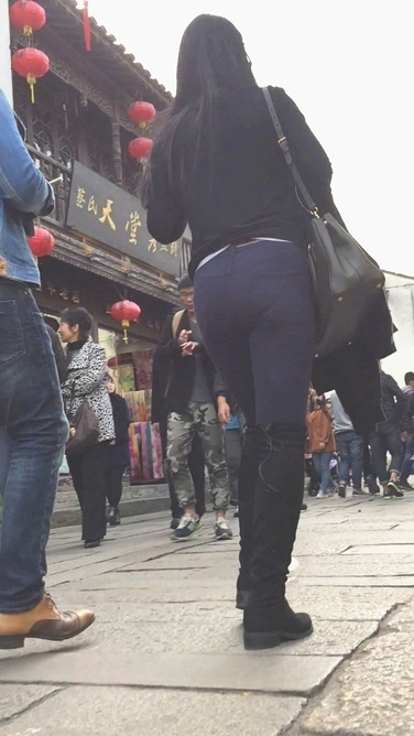 蓝牛长发美眉臀翘圆润[687M/MOV]