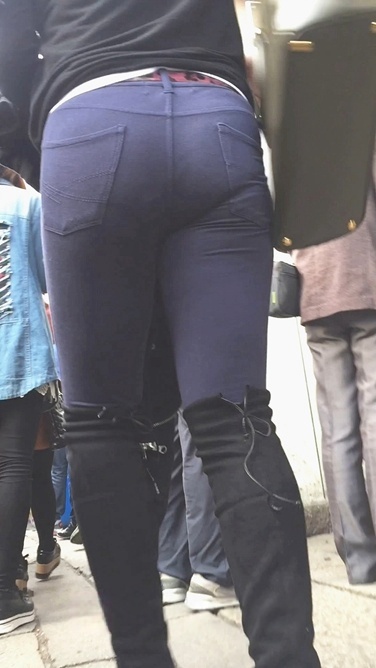 蓝牛长发美眉臀翘圆润[687M/MOV]