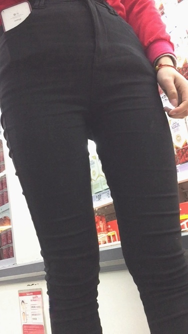 身材超赞的超市黑裤营业员[692M/MOV]