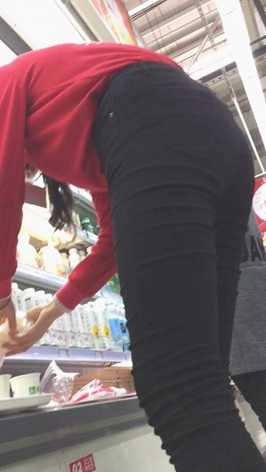 身材超赞的超市黑裤营业员[692M/MOV]
