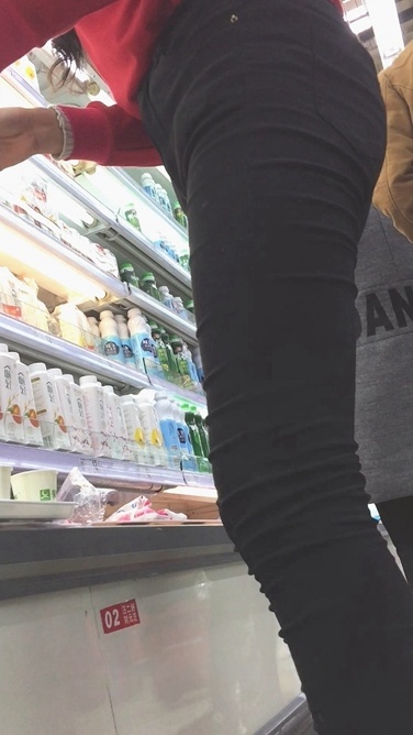 身材超赞的超市黑裤营业员[692M/MOV]