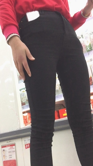 身材超赞的超市黑裤营业员[692M/MOV]