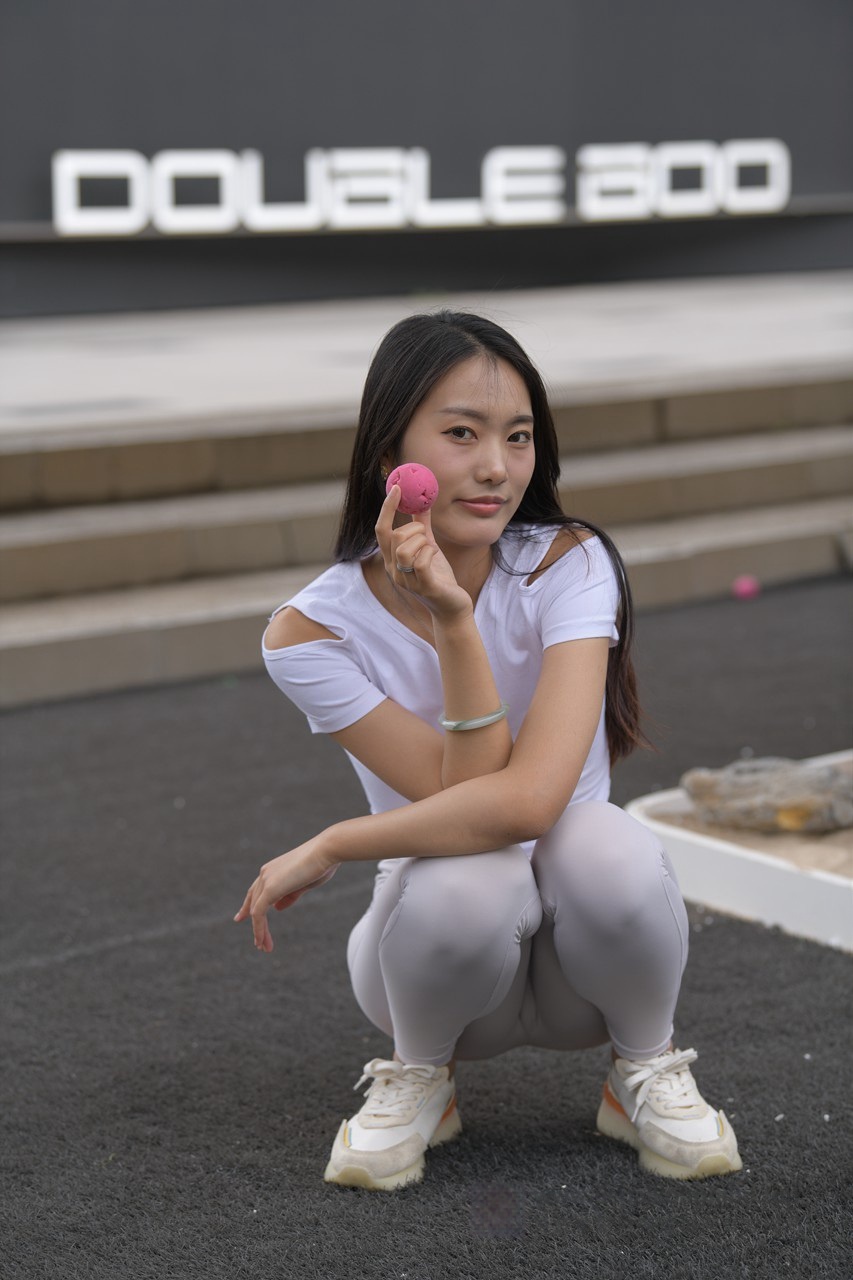 白色瑜伽裤美女MJ3149