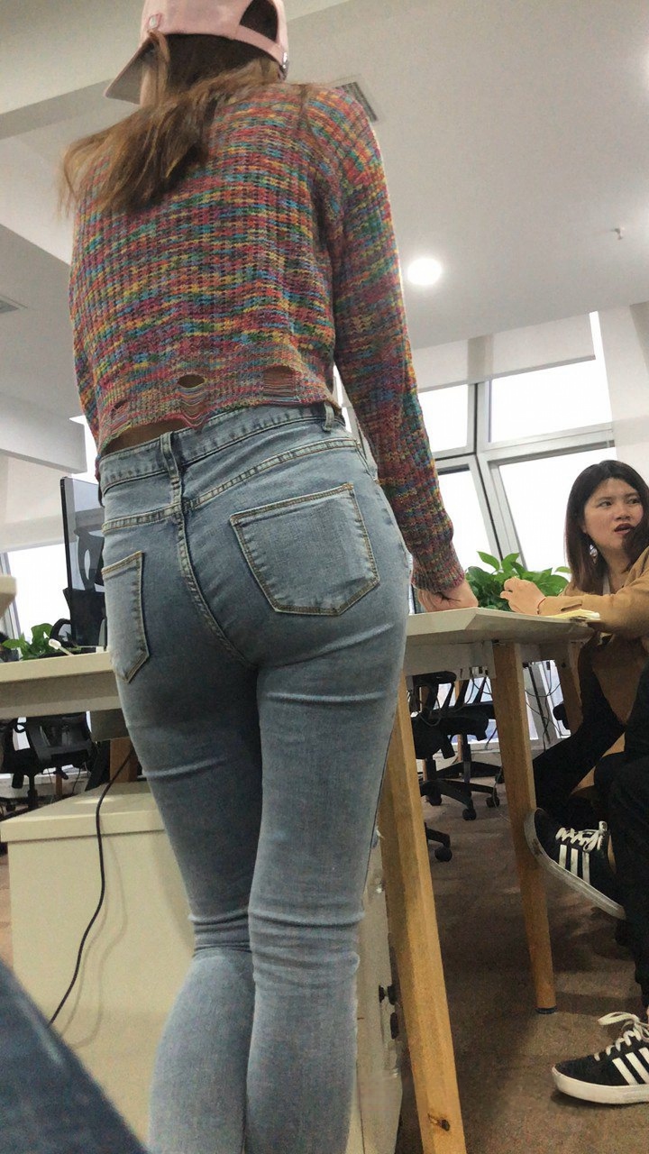 极品苹果屯牛仔大美女[371M]