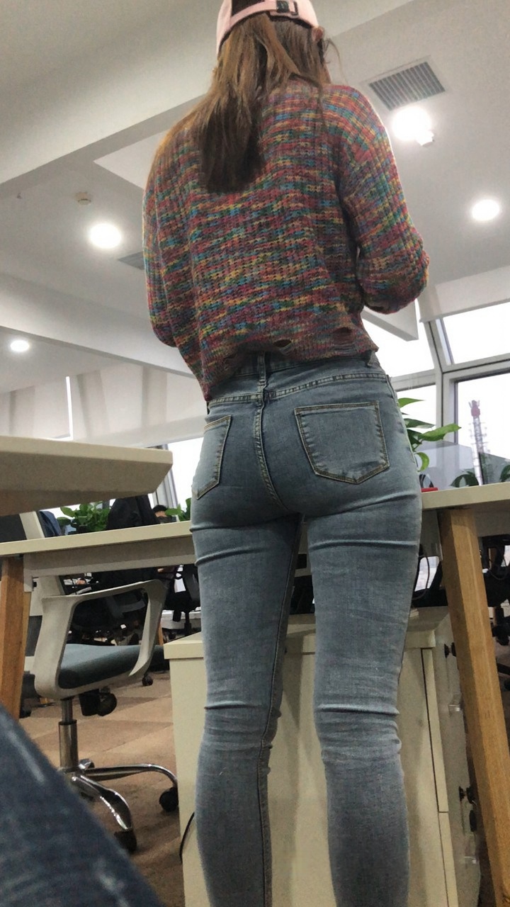 极品苹果屯牛仔大美女[371M]